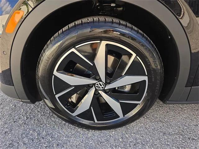 new 2025 Volkswagen ID.4 car, priced at $45,014