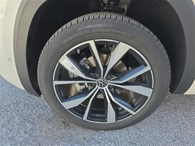 new 2025 Volkswagen Atlas Cross Sport car, priced at $50,335