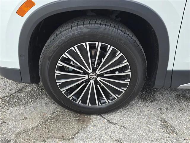new 2025 Volkswagen Tiguan car, priced at $29,484