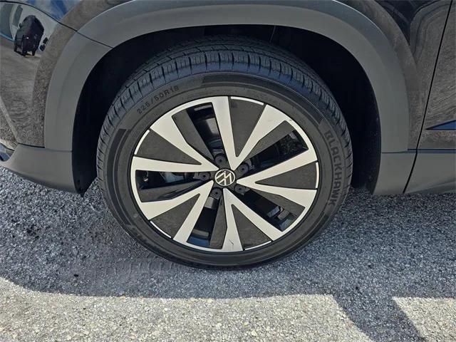 used 2022 Volkswagen Taos car