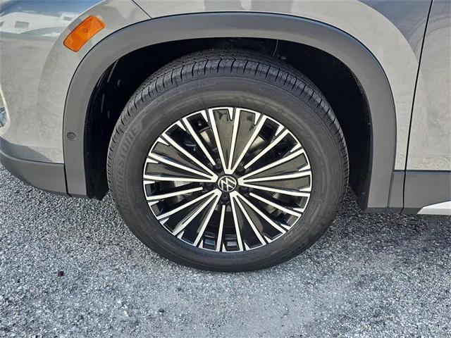 new 2025 Volkswagen Tiguan car, priced at $29,460