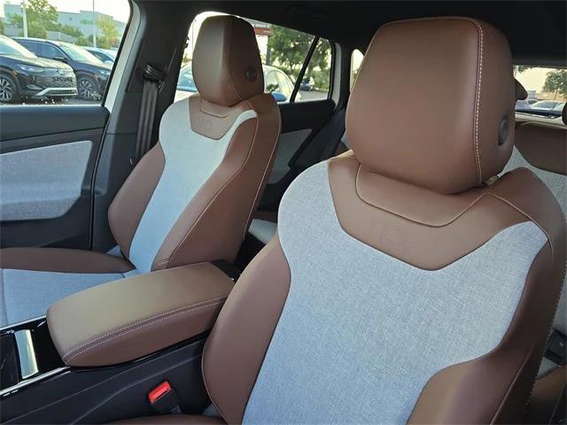 new 2025 Volkswagen ID.4 car, priced at $40,391
