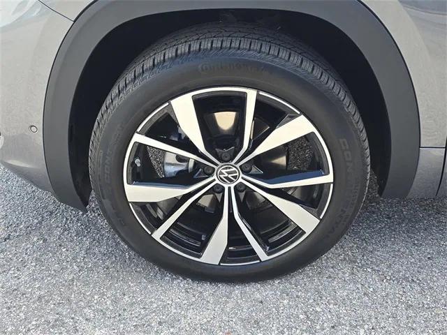 new 2025 Volkswagen Atlas Cross Sport car, priced at $49,398