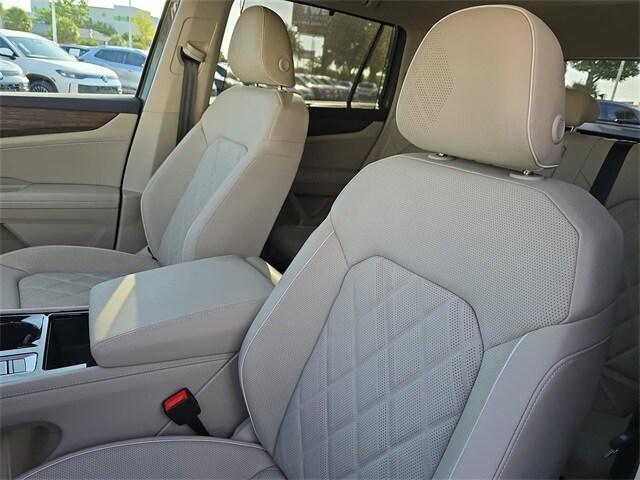 new 2025 Volkswagen Atlas car, priced at $51,373