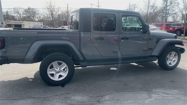 used 2022 Jeep Gladiator car, priced at $33,390