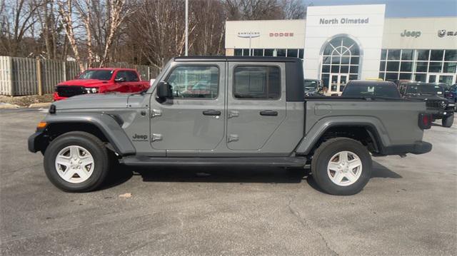 used 2022 Jeep Gladiator car, priced at $34,190