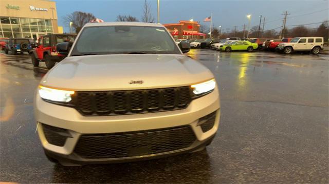 new 2024 Jeep Grand Cherokee car, priced at $40,844