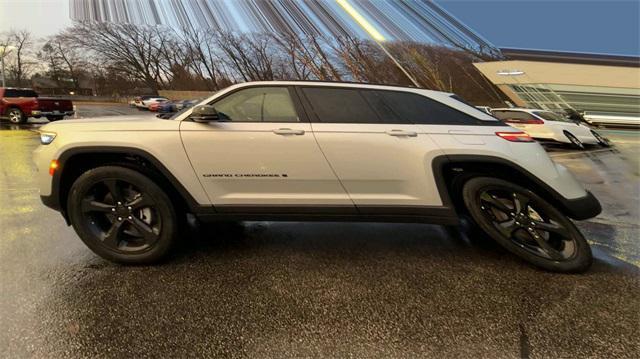 new 2024 Jeep Grand Cherokee car, priced at $40,844