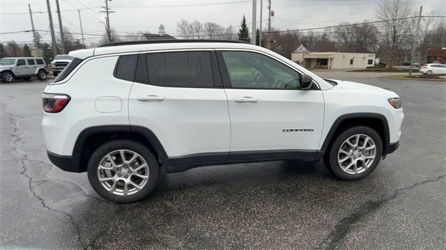 new 2024 Jeep Compass car, priced at $25,827