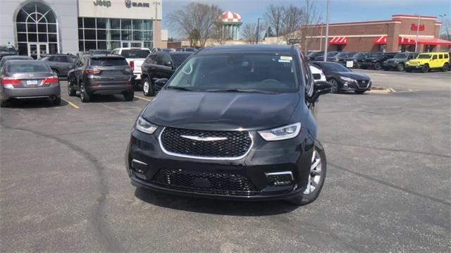 new 2024 Chrysler Pacifica car, priced at $44,554