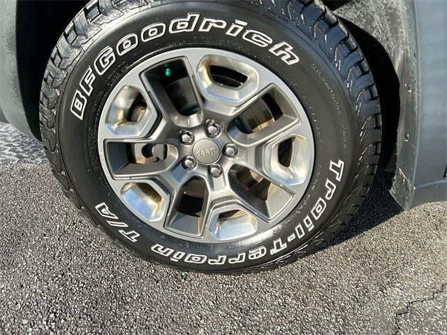 used 2019 Jeep Cherokee car, priced at $18,290