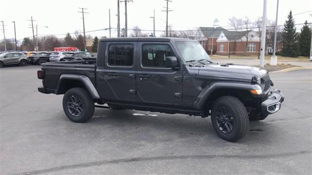 new 2024 Jeep Gladiator car, priced at $40,132