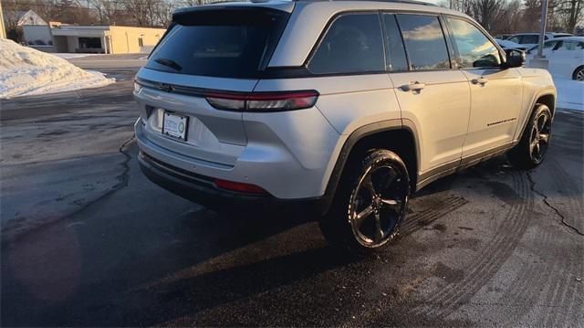 new 2024 Jeep Grand Cherokee car, priced at $45,175