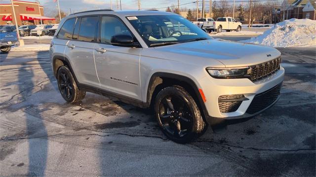 new 2024 Jeep Grand Cherokee car, priced at $45,175