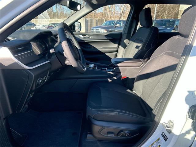 new 2024 Jeep Grand Cherokee L car, priced at $37,430