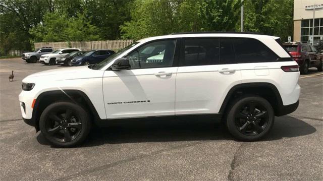 new 2024 Jeep Grand Cherokee car, priced at $44,558