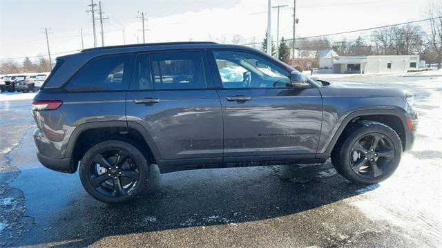 new 2024 Jeep Grand Cherokee car, priced at $44,087