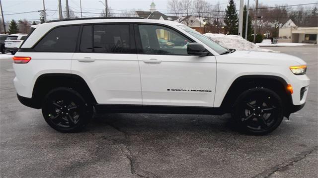 new 2025 Jeep Grand Cherokee car, priced at $42,828