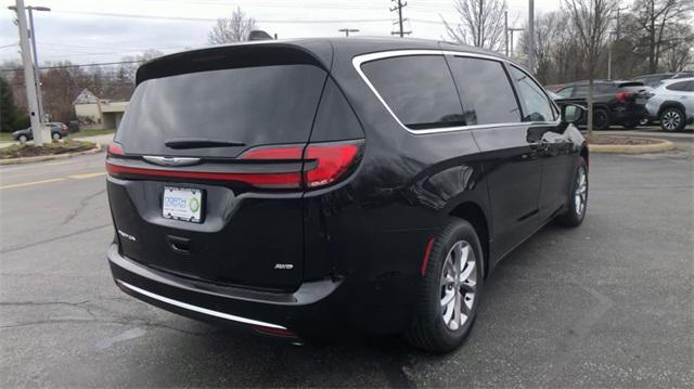 new 2024 Chrysler Pacifica car, priced at $46,767
