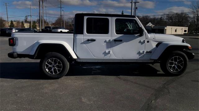 new 2024 Jeep Gladiator car, priced at $41,109