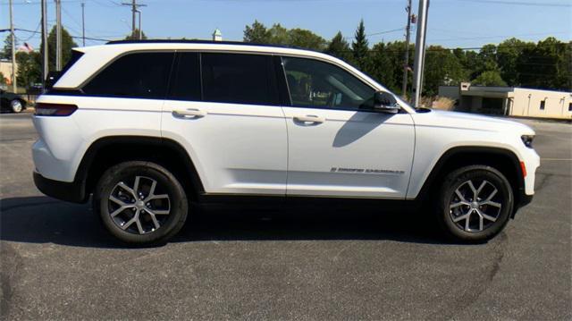 new 2024 Jeep Grand Cherokee car, priced at $41,010