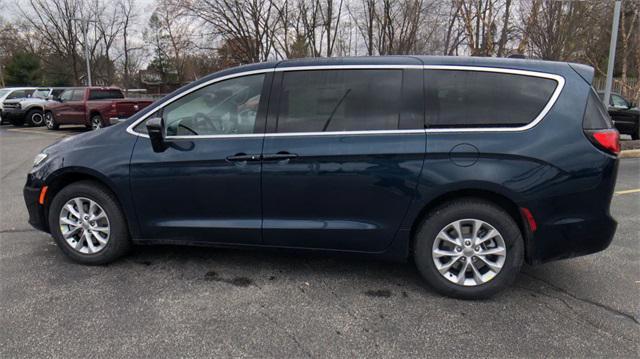 new 2025 Chrysler Pacifica car, priced at $43,792