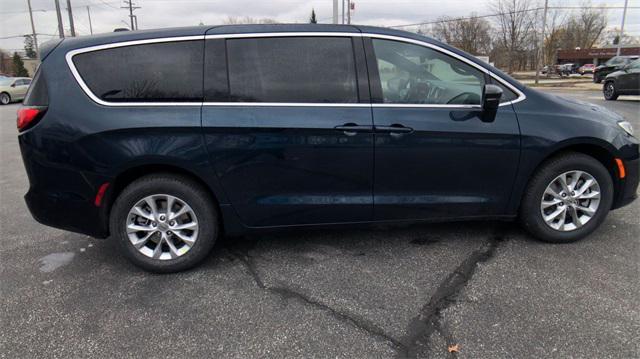 new 2025 Chrysler Pacifica car, priced at $43,792