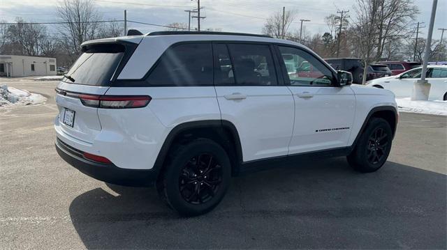 used 2024 Jeep Grand Cherokee car, priced at $37,390