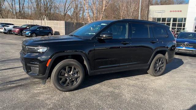 new 2024 Jeep Grand Cherokee L car, priced at $39,392