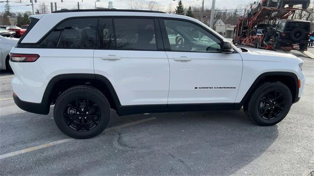 new 2024 Jeep Grand Cherokee car, priced at $43,930