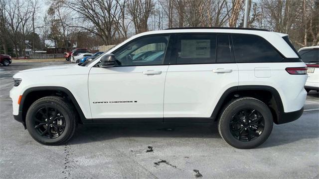 new 2024 Jeep Grand Cherokee car, priced at $43,930