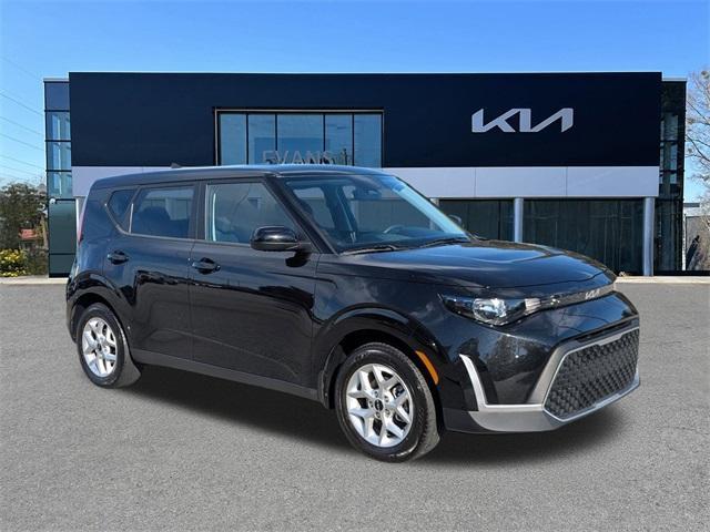 used 2025 Kia Soul car, priced at $22,900