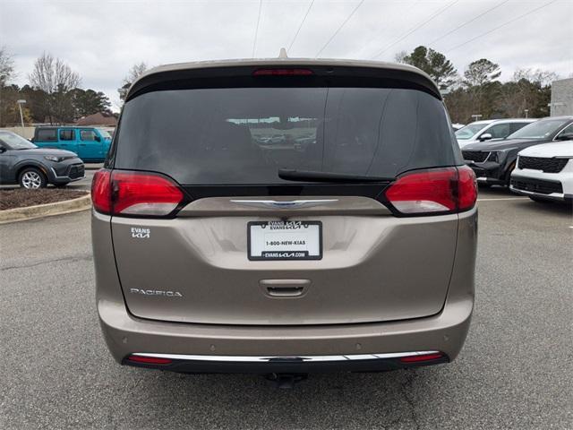 used 2018 Chrysler Pacifica car