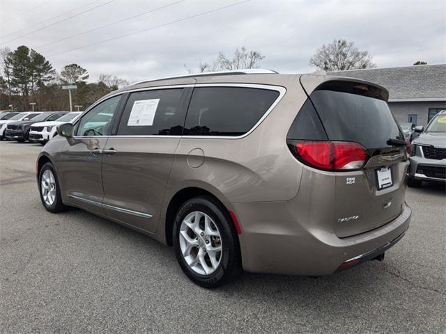 used 2018 Chrysler Pacifica car