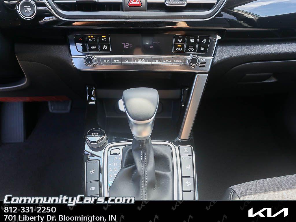 new 2025 Kia Seltos car, priced at $27,400