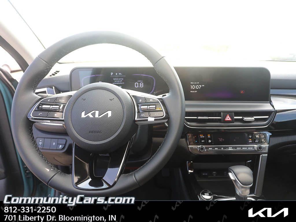 new 2025 Kia Seltos car, priced at $27,400