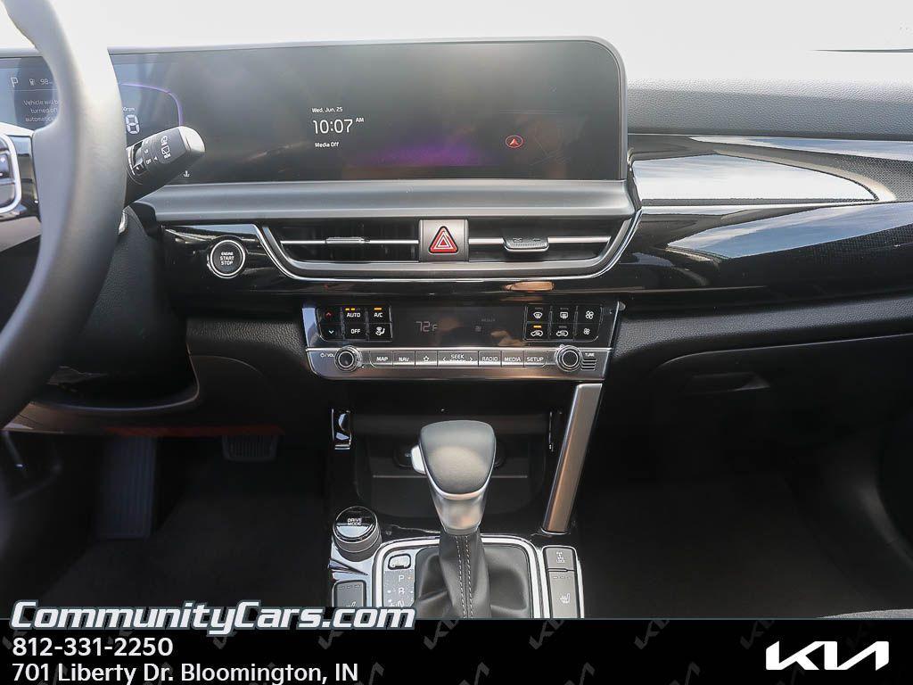 new 2025 Kia Seltos car, priced at $27,400