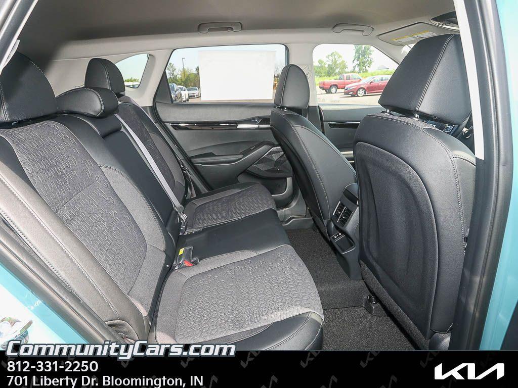 new 2025 Kia Seltos car, priced at $27,400