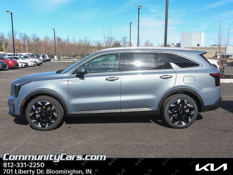 new 2025 Kia Sorento car, priced at $41,917
