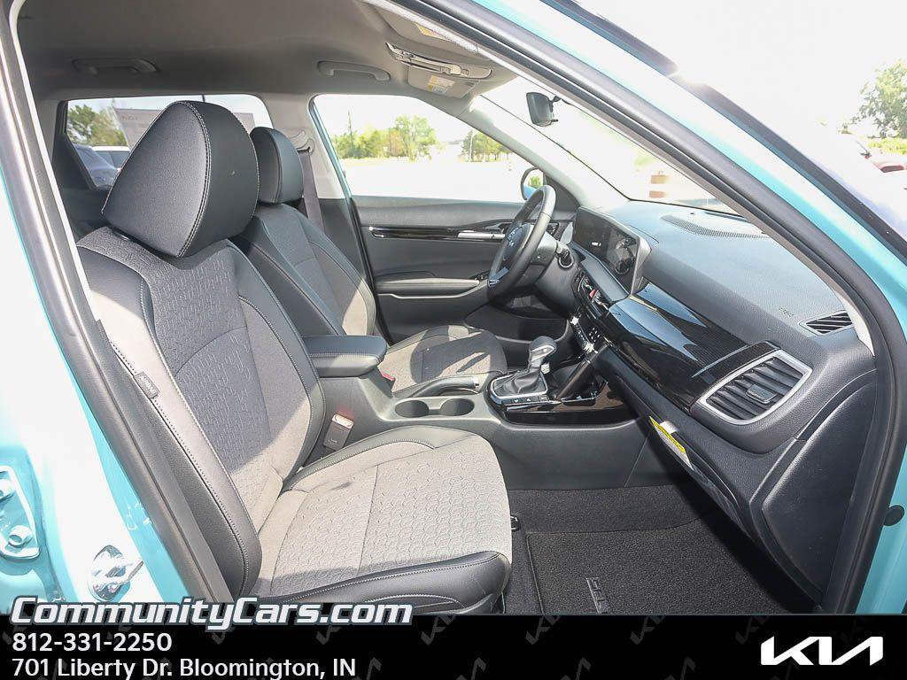 new 2025 Kia Seltos car, priced at $27,400