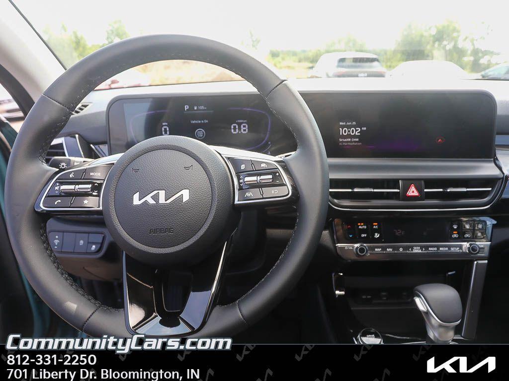 new 2025 Kia Seltos car, priced at $27,400