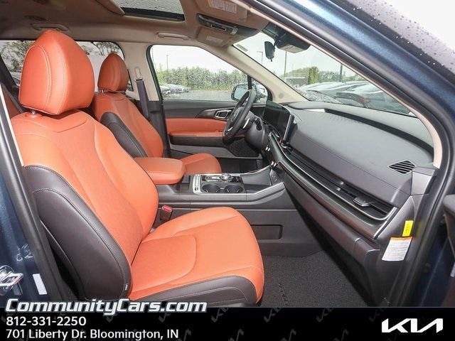 new 2025 Kia Carnival Hybrid car, priced at $48,515