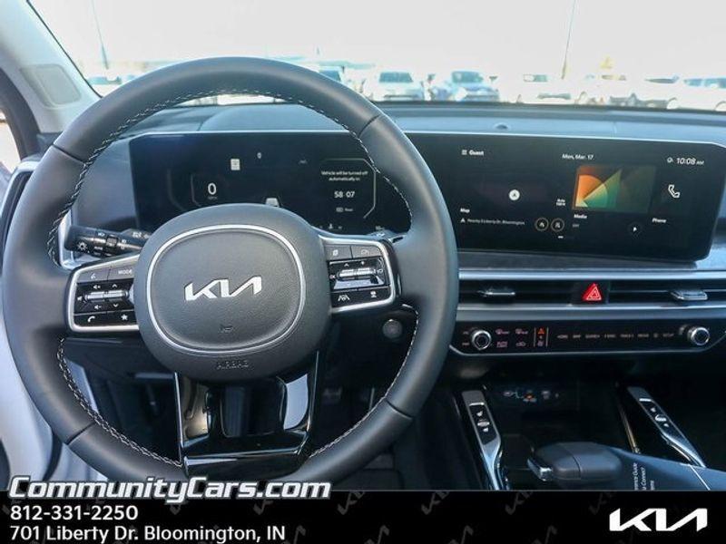 new 2025 Kia Sorento car, priced at $44,075