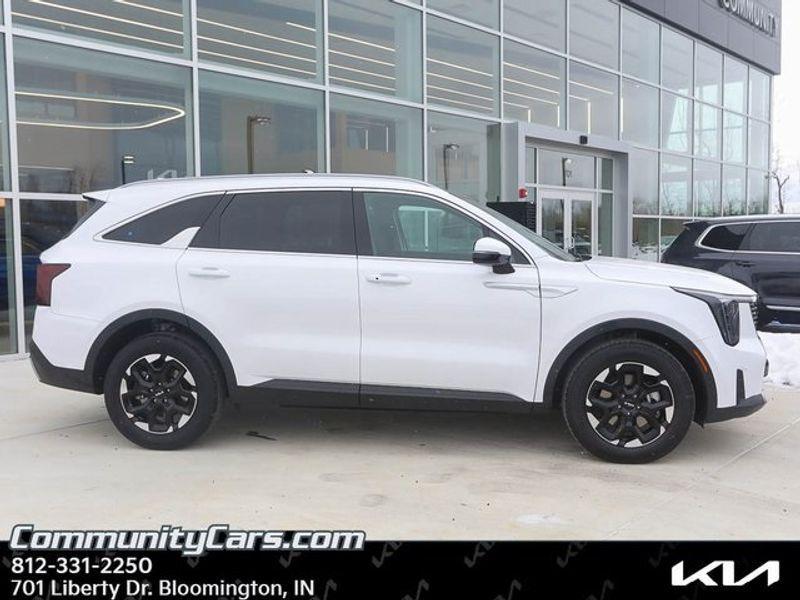 new 2025 Kia Sorento car, priced at $37,551