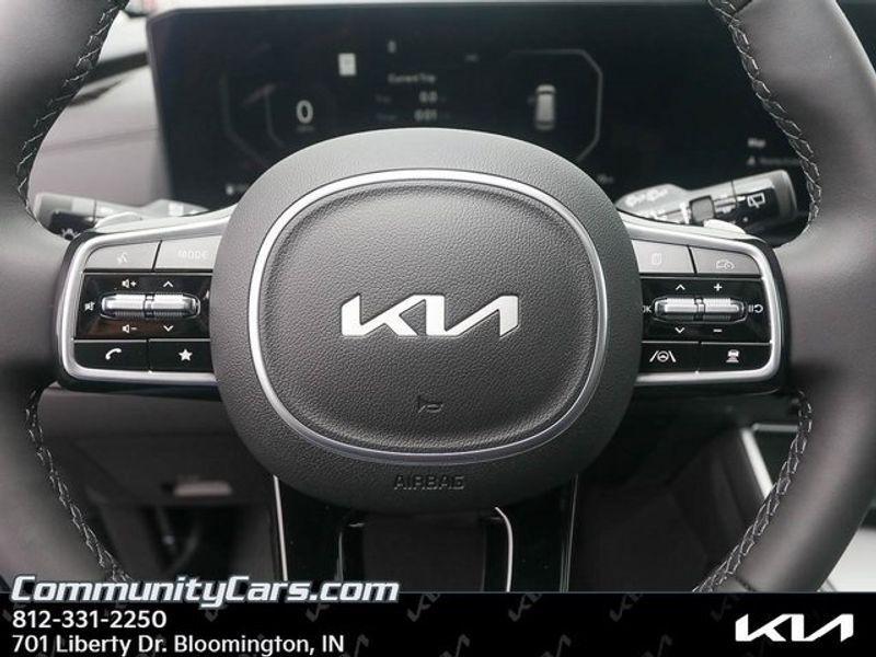 new 2025 Kia Carnival Hybrid car, priced at $52,500