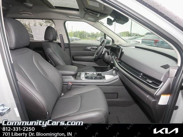 new 2025 Kia Carnival Hybrid car, priced at $52,430