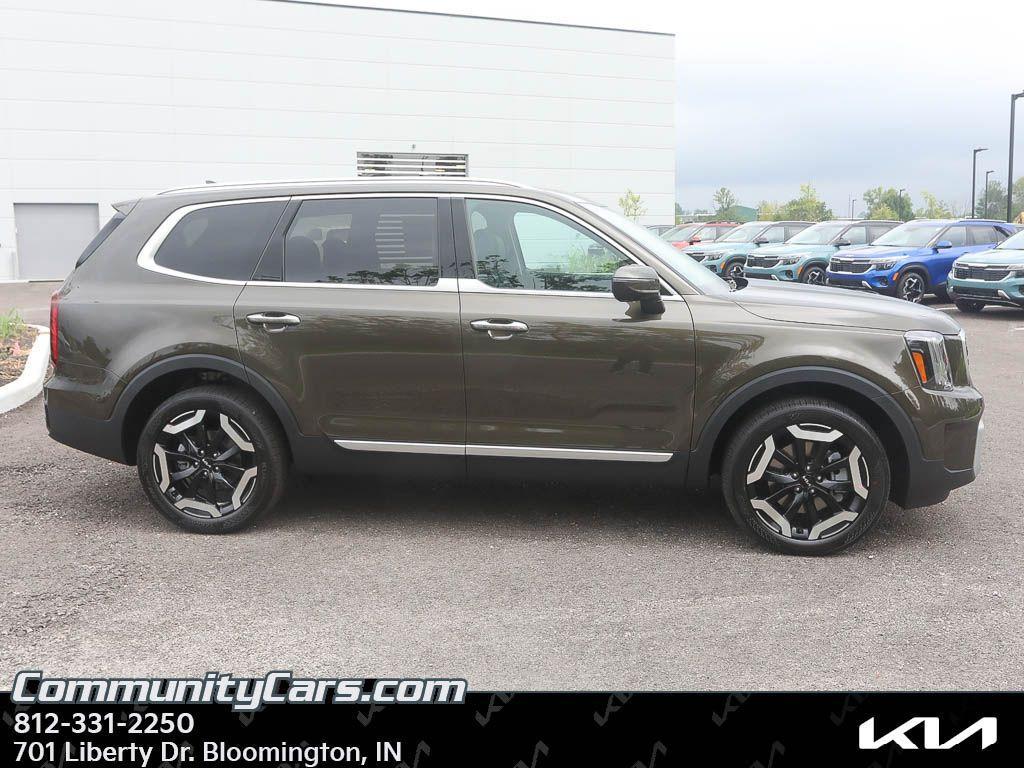 new 2025 Kia Telluride car, priced at $39,814
