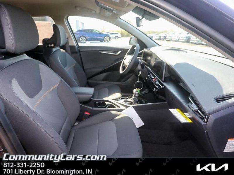 new 2025 Kia Niro car, priced at $28,552