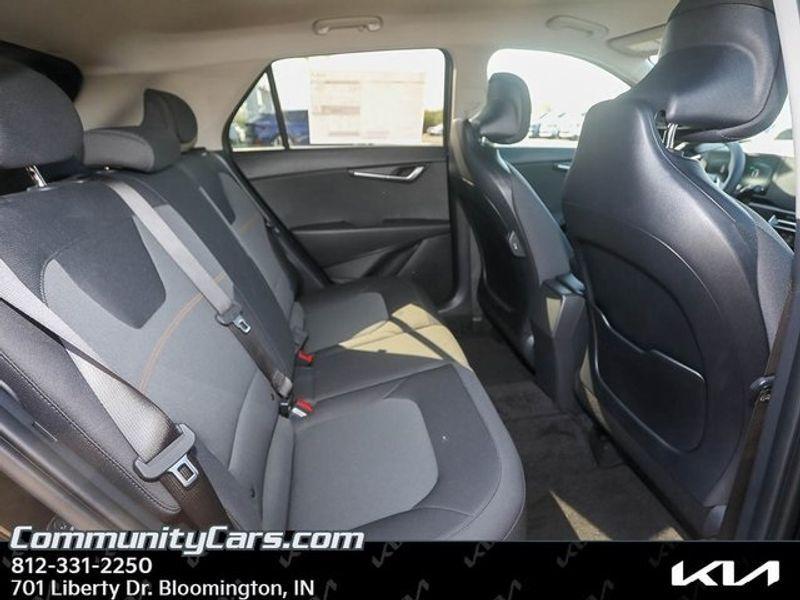 new 2025 Kia Niro car, priced at $28,552