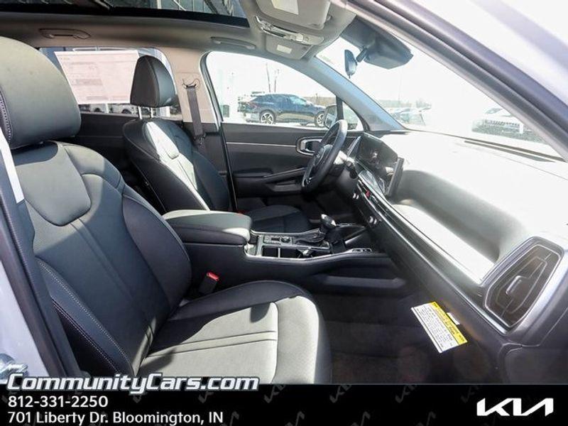 new 2025 Kia Sorento car, priced at $37,297